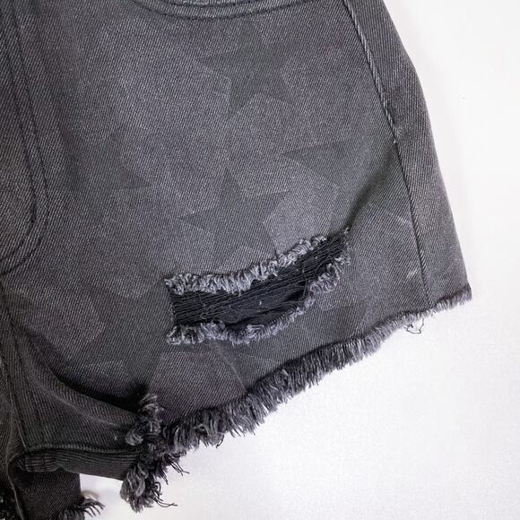 Tinseltown Star Print Distressed High Rise Mom Shorts Black Jean size 7/ 28 NWT - Picture 3 of 8